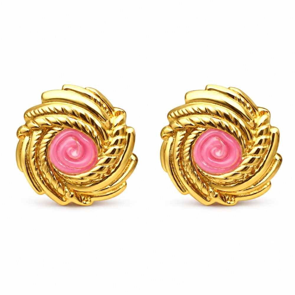 siknakit-rose-swirl-zlati-vticni-uhani-z-roznatim-emajlom-produktna-bela-podlaga Rose Swirl zlati vtični uhani z rožnatim emajlom Šik nakit