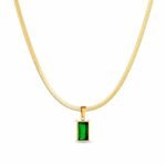 siknakit-zlata-verizica-z-zelenim-obeskom-emerald-line-bela-podlaga Emerald Line zlata verižica s smaragdnim cirkonom Šik nakit