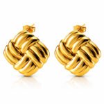 siknakit-zlati-pleteni-statement-uhani-golden-knot-bela-podlaga Golden Knot zlati reliefni statement uhani Šik nakit