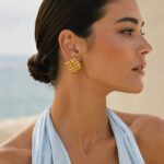 siknakit-zlati-pleteni-statement-uhani-golden-knot-riviera-close-up