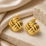 siknakit-zlati-pleteni-statement-uhani-golden-knot-travertin-saten