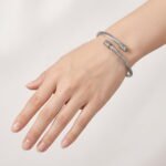 siknakit-srebrna-zapestnica-twisted-rope-cuff-silver-closeup-na-roki