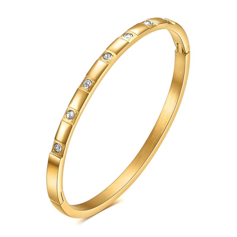 Lumière Facet Bangle – zlata geometrijska bangle zapestnica s cirkoni